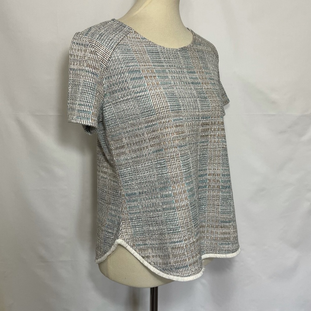 W5 Fringed Hem Short Sleeve Top - Picture 4 of 13